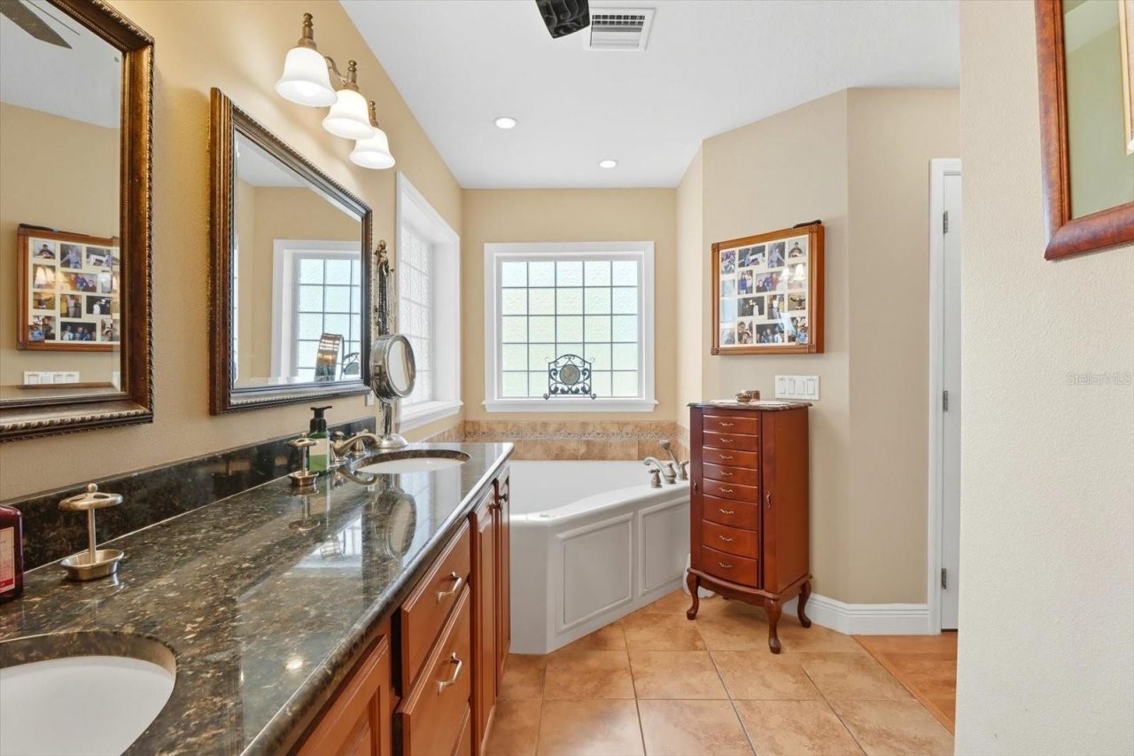 9897 NW 160 Avenue, Morriston, FL 32668 Photo