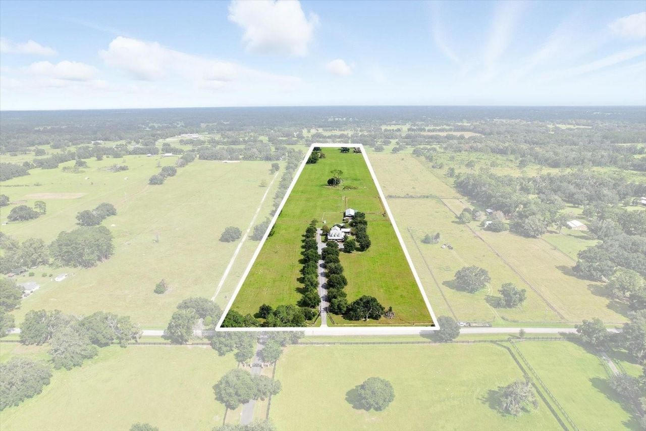 9897 NW 160 Avenue, Morriston, FL 32668 Photo