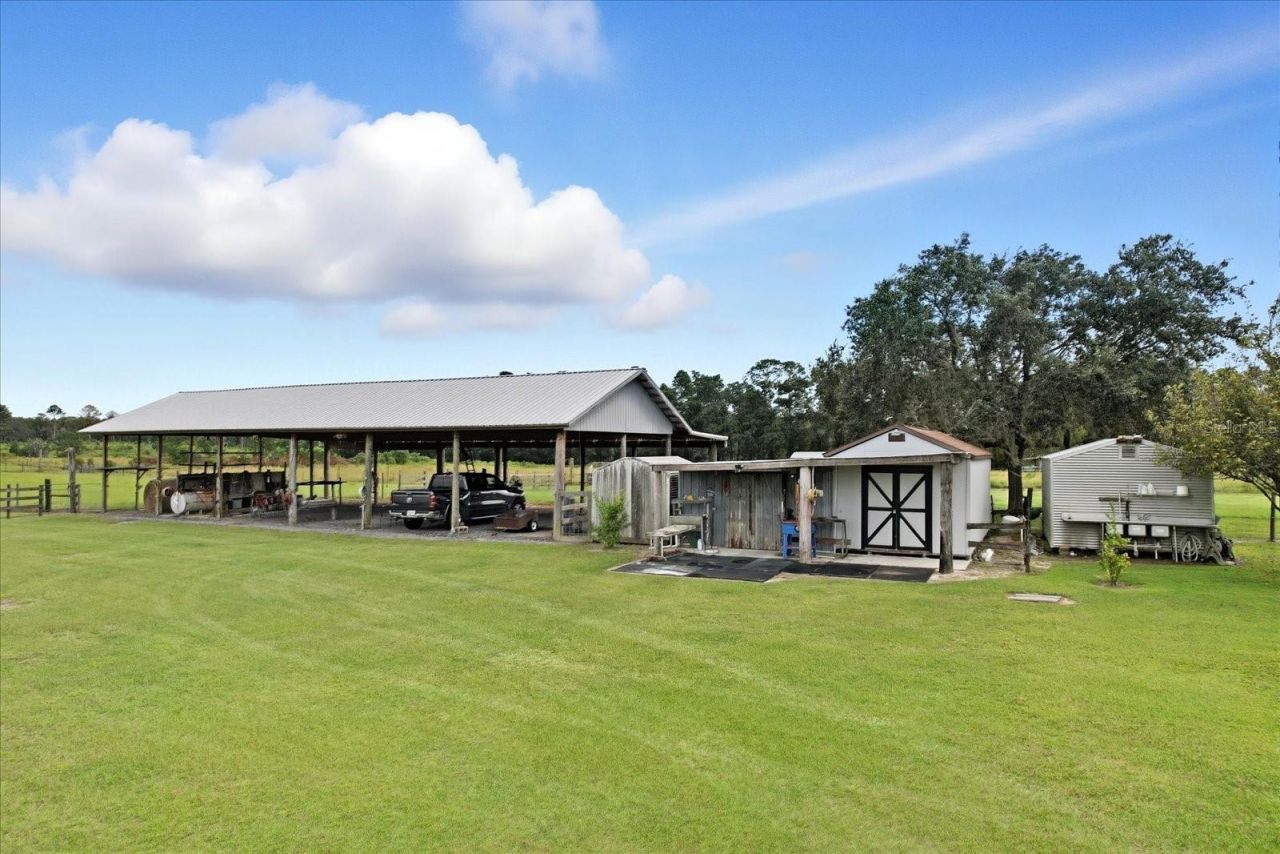 9897 NW 160 Avenue, Morriston, FL 32668 Photo