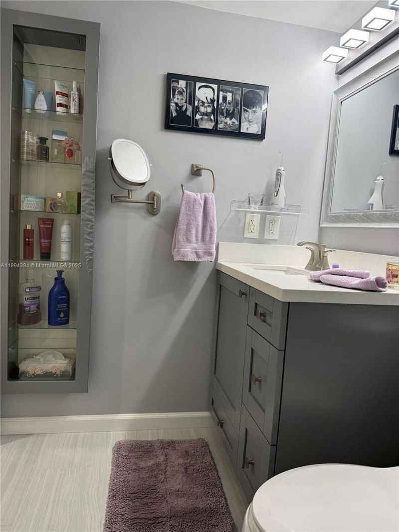 2400 SW 3rd Ave, Unit 204, Miami, FL 33129 Photo