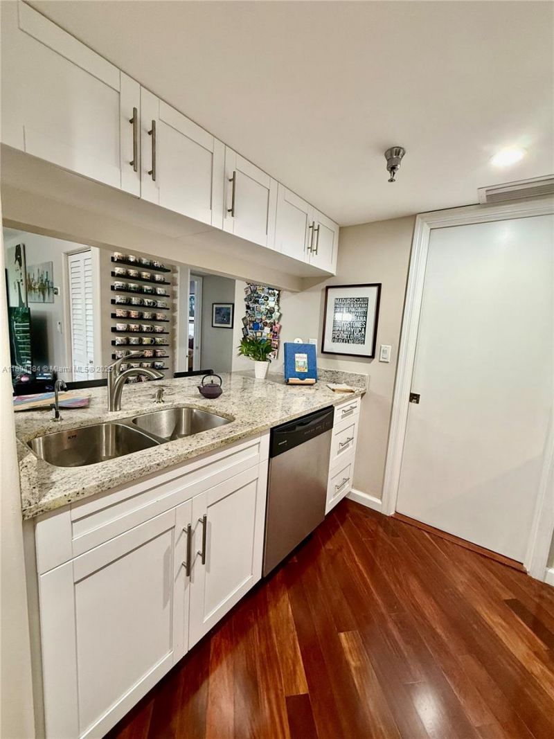 2400 SW 3rd Ave, Unit 204, Miami, FL 33129 Photo