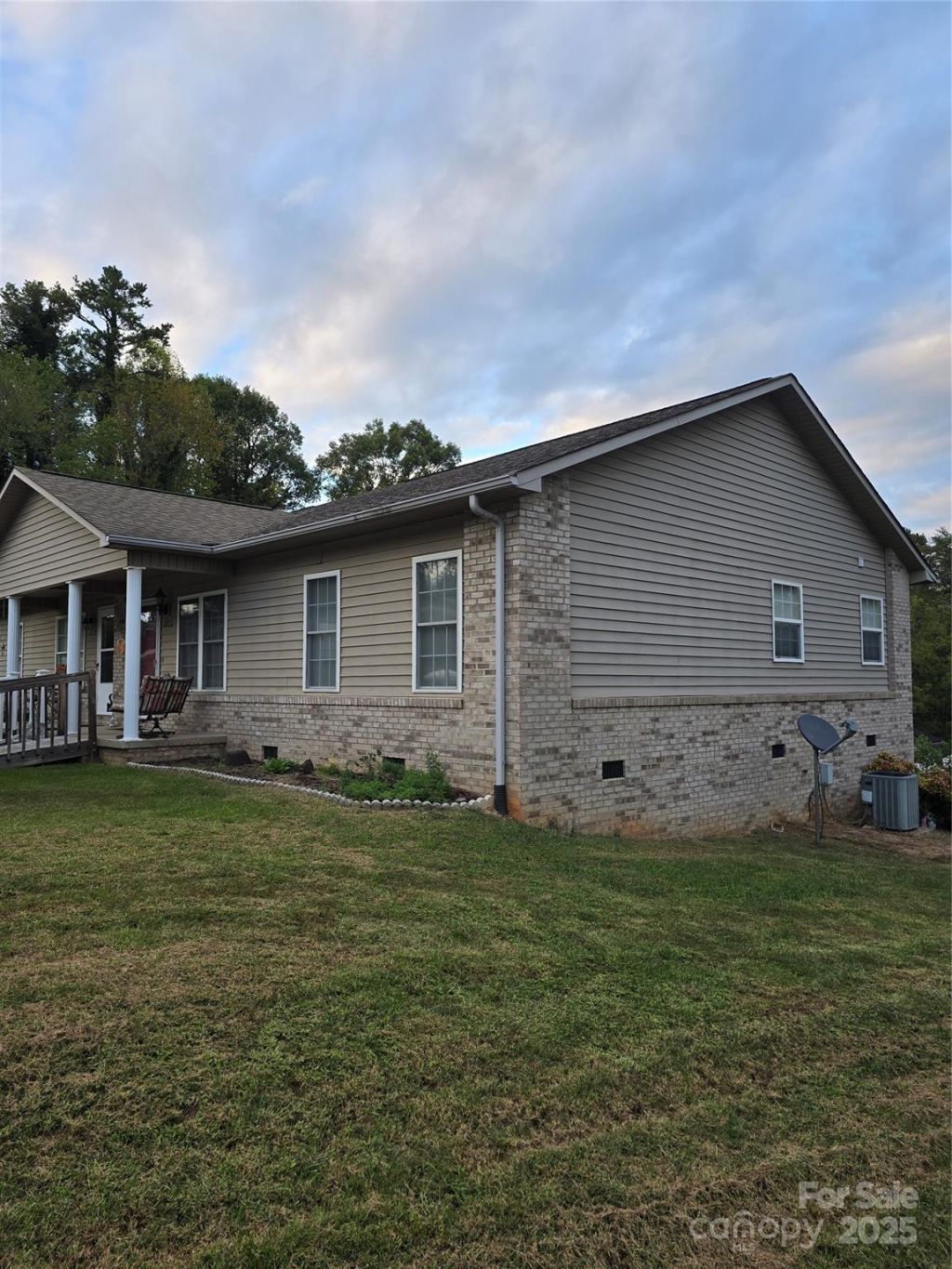 101 Whispering Pines Drive, Marion, NC 28752 Main Photo