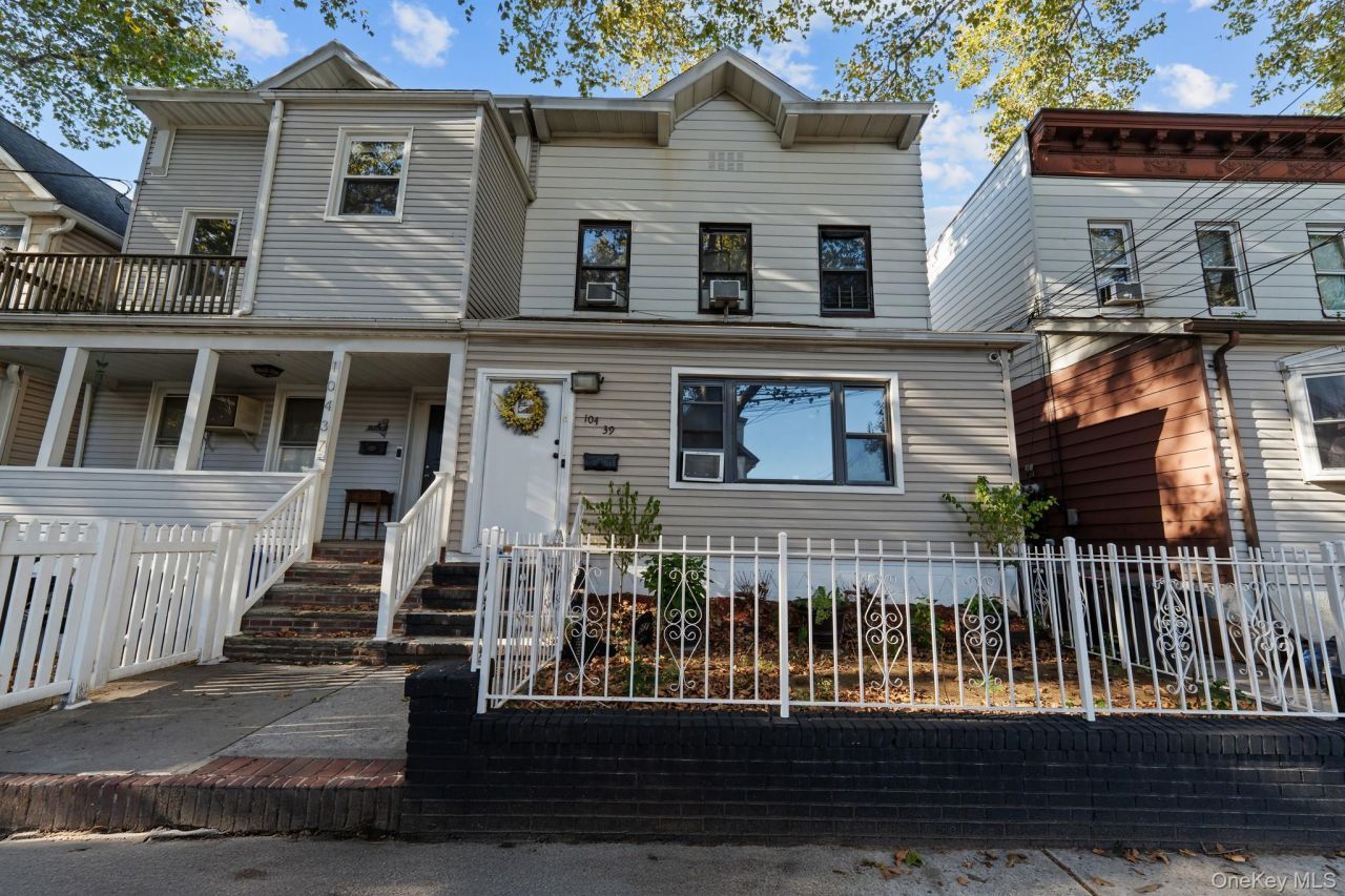 10439 90th Avenue, Richmond Hill, NY 11418 Main Photo