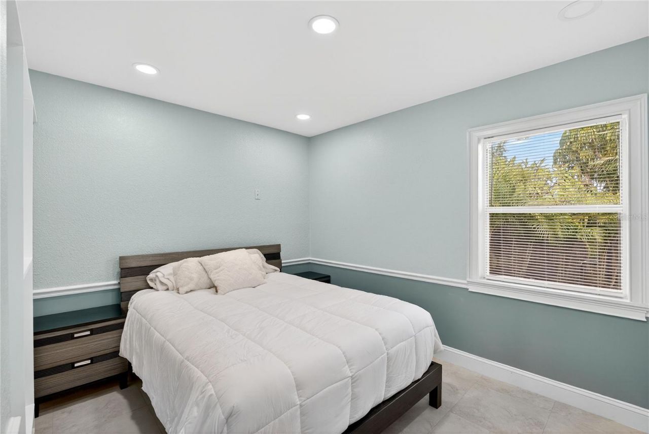 1201 Tyrone Boulevard N, Saint Petersburg, FL 33710 Photo