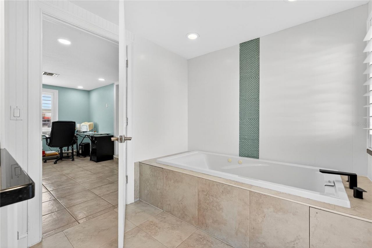 1201 Tyrone Boulevard N, Saint Petersburg, FL 33710 Photo