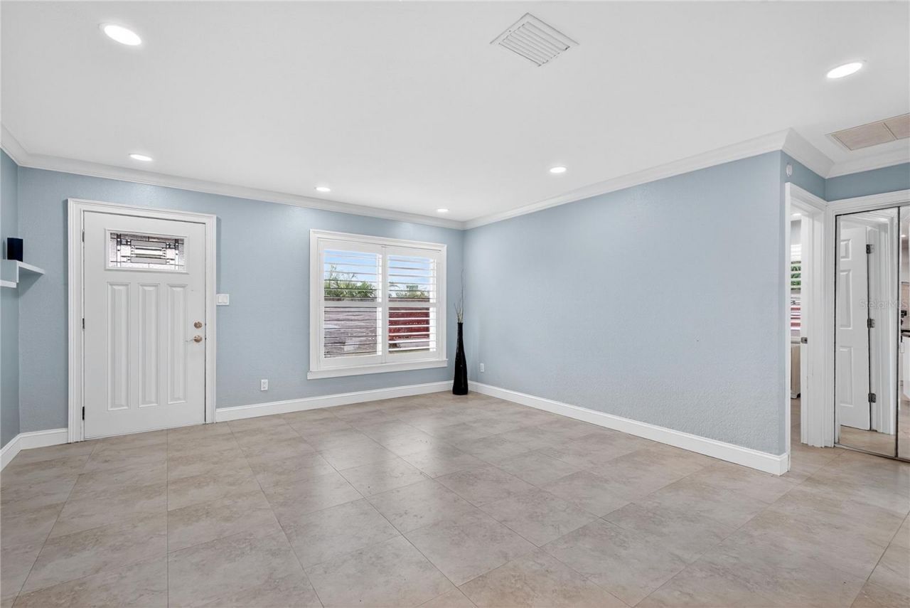 1201 Tyrone Boulevard N, Saint Petersburg, FL 33710 Photo