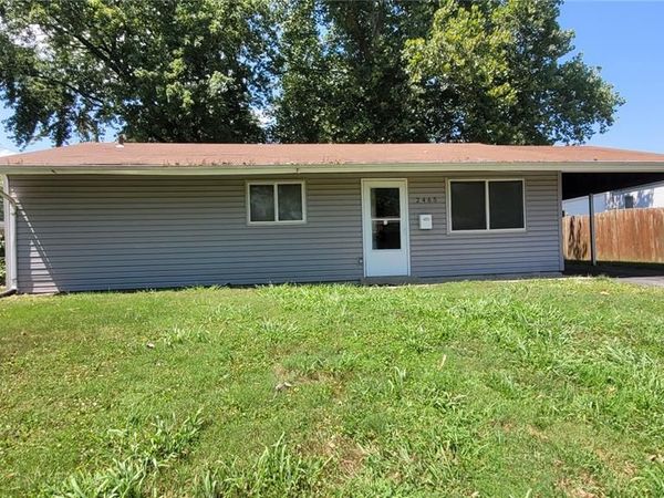 2465 Grants Parkway, Florissant, MO 63031