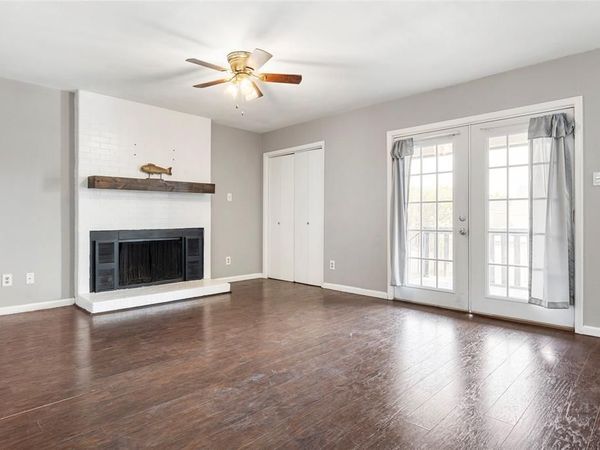 208 Wilshire Drive, Unit B, Euless, TX 76040