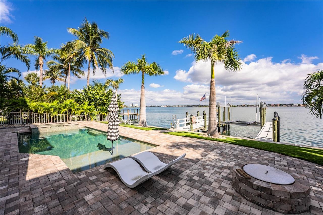 5845 Bahia Way S. Way W, Saint Pete Beach, FL 33706 Photo