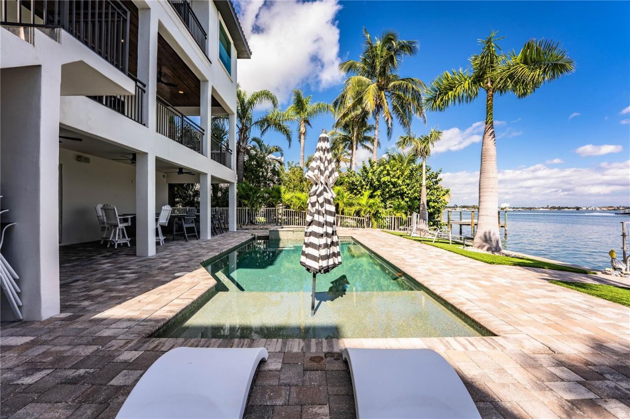 5845 Bahia Way S. Way W, Saint Pete Beach, FL 33706 Photo