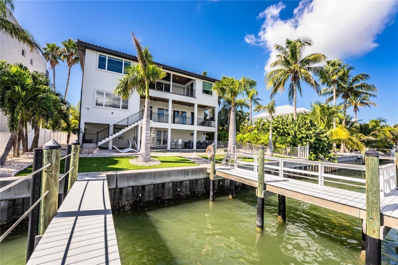 5845 Bahia Way S. Way W, Saint Pete Beach, FL 33706 Photo