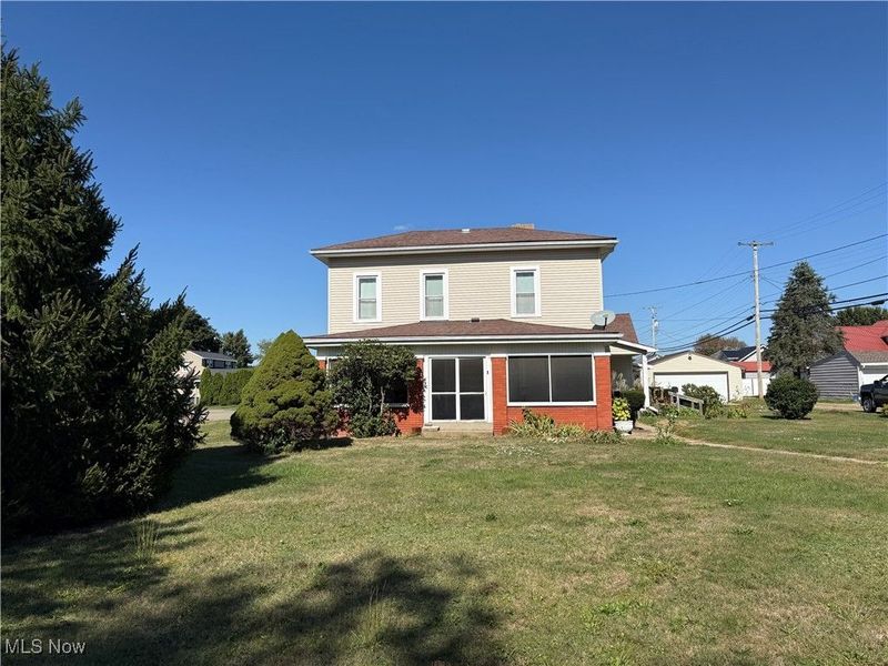 621 Newport Avenue, Uhrichsville, OH 44683 Photo 2