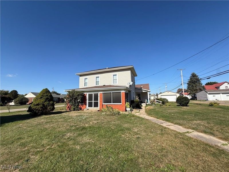 621 Newport Avenue, Uhrichsville, OH 44683 Photo 4