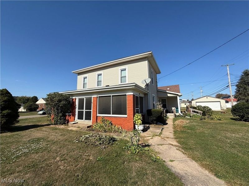 621 Newport Avenue, Uhrichsville, OH 44683 Photo 5