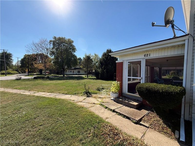 621 Newport Avenue, Uhrichsville, OH 44683 Photo 6