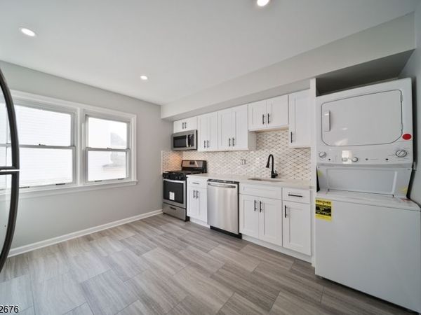 100 Westside Ave, Unit 2, Bergenfield, NJ 07621