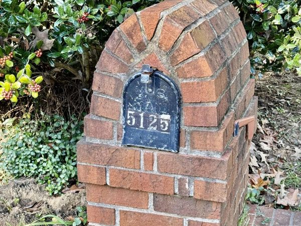 5125 Sycamore Drive, Jackson, MS 39212