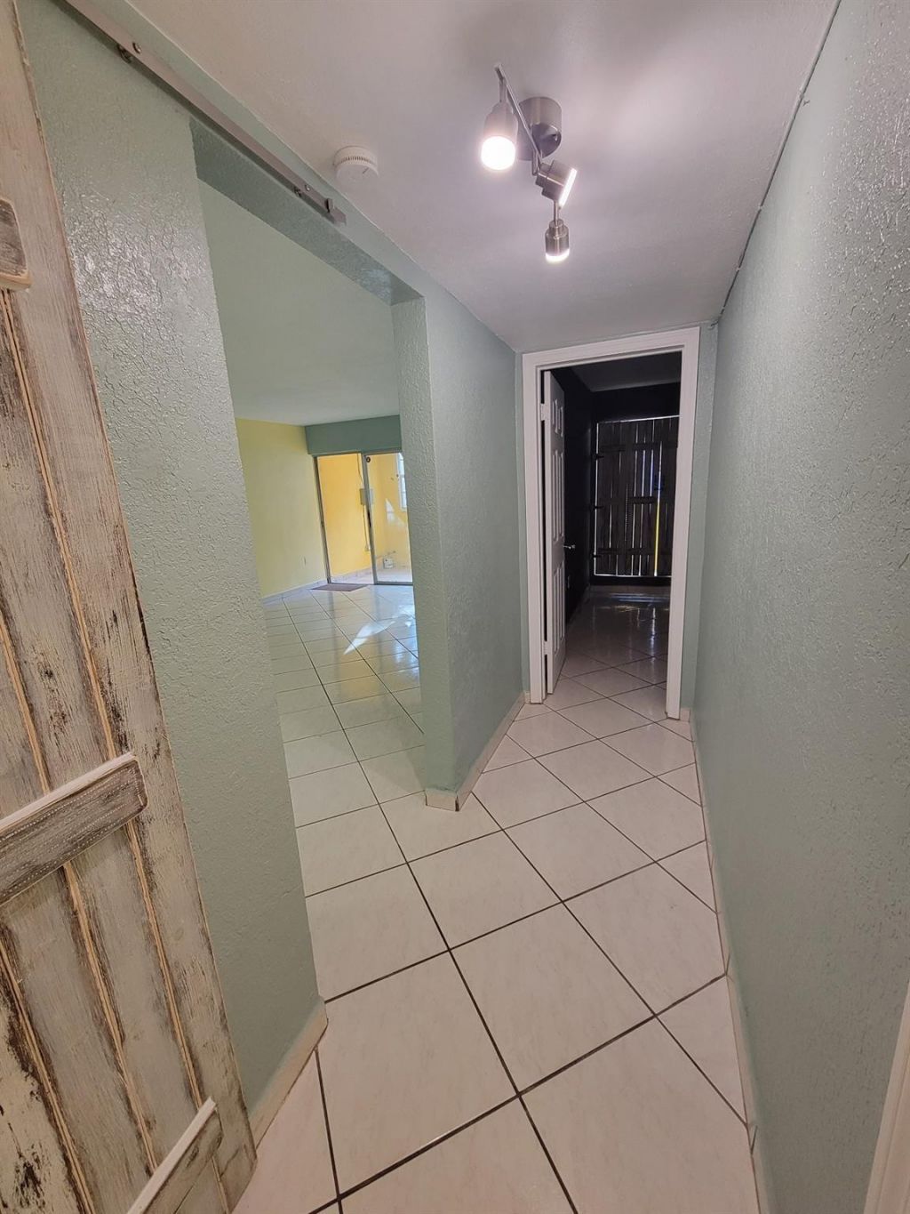 1890 W 56th Street, Unit 1113, Hialeah, FL 33012 Photo