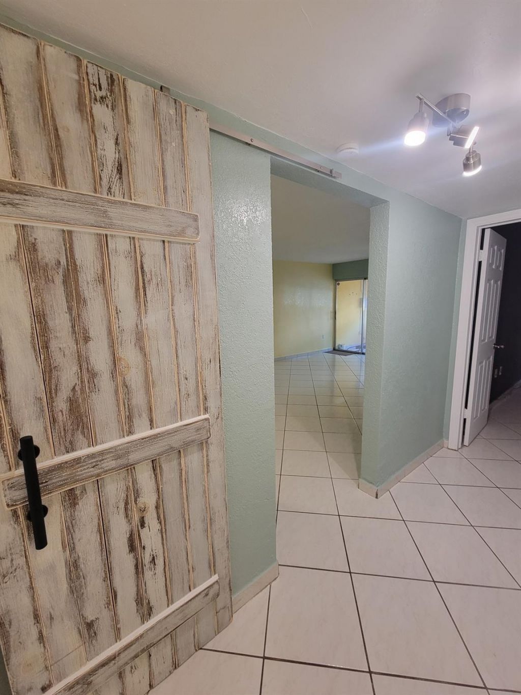 1890 W 56th Street, Unit 1113, Hialeah, FL 33012 Photo