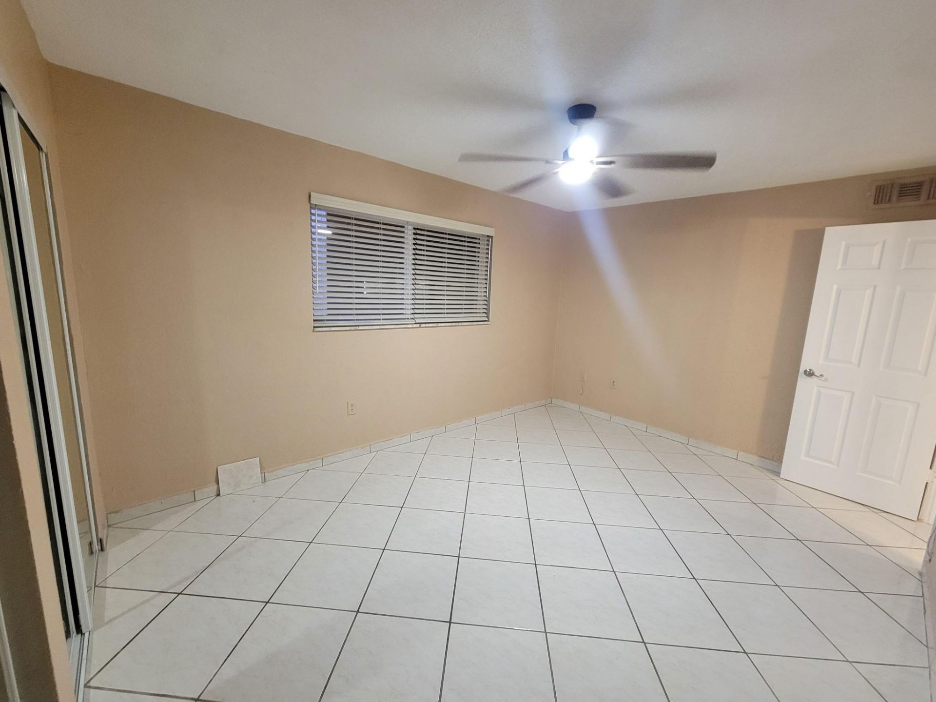 1890 W 56th Street, Unit 1113, Hialeah, FL 33012 Photo