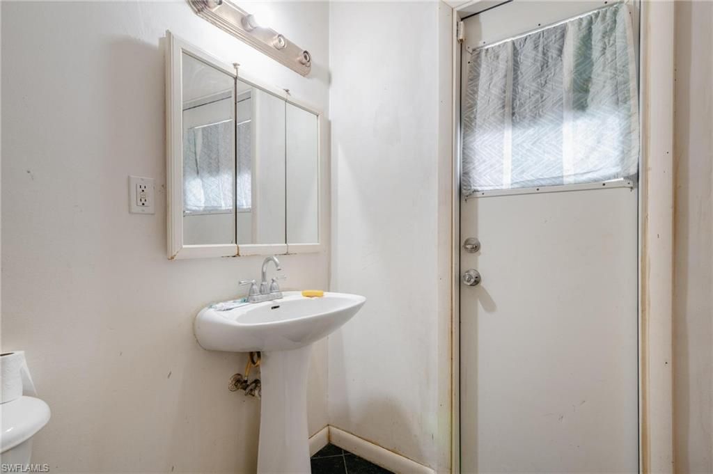 1208 Barnsdale St, Lehigh Acres, FL 33936 Photo