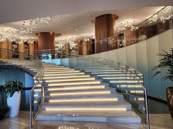 488 NE 18th St, Unit 301, Miami, FL 33132