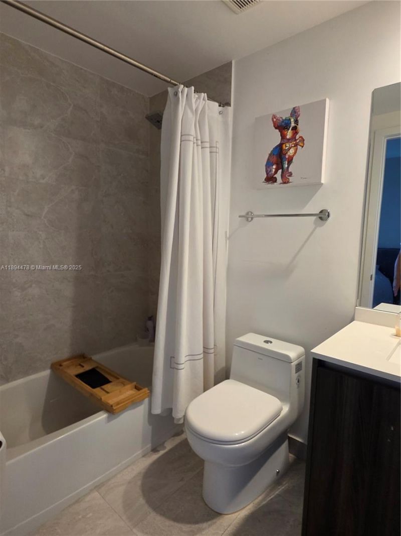 488 NE 18th St, Unit 301, Miami, FL 33132 Photo