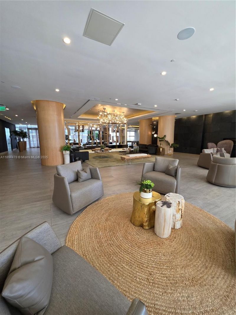 488 NE 18th St, Unit 301, Miami, FL 33132 Photo