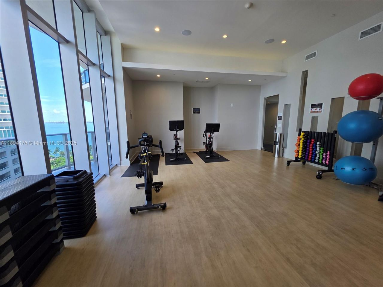 488 NE 18th St, Unit 301, Miami, FL 33132 Photo