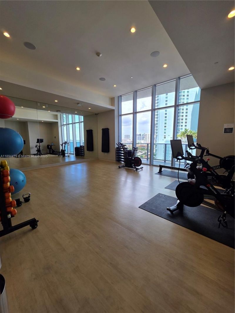 488 NE 18th St, Unit 301, Miami, FL 33132 Photo