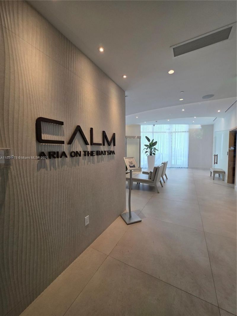 488 NE 18th St, Unit 301, Miami, FL 33132 Photo