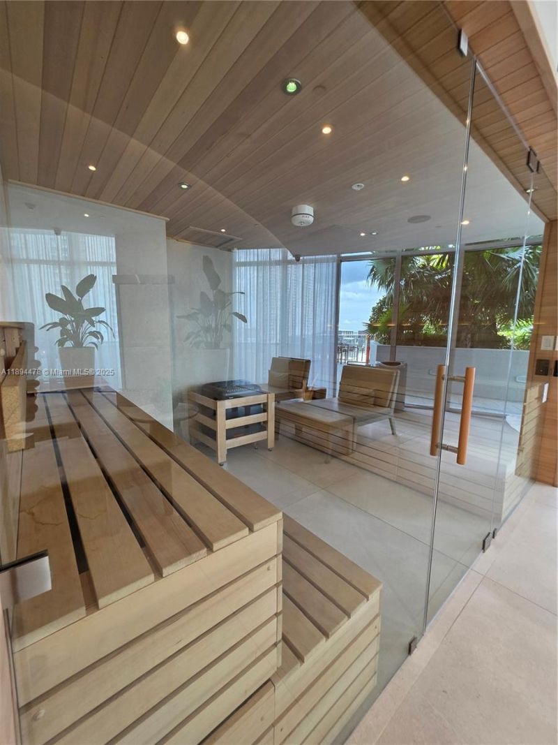 488 NE 18th St, Unit 301, Miami, FL 33132 Photo