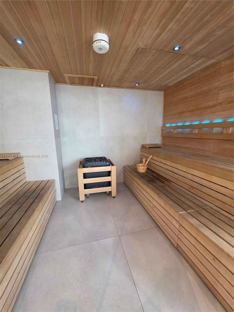 488 NE 18th St, Unit 301, Miami, FL 33132 Photo