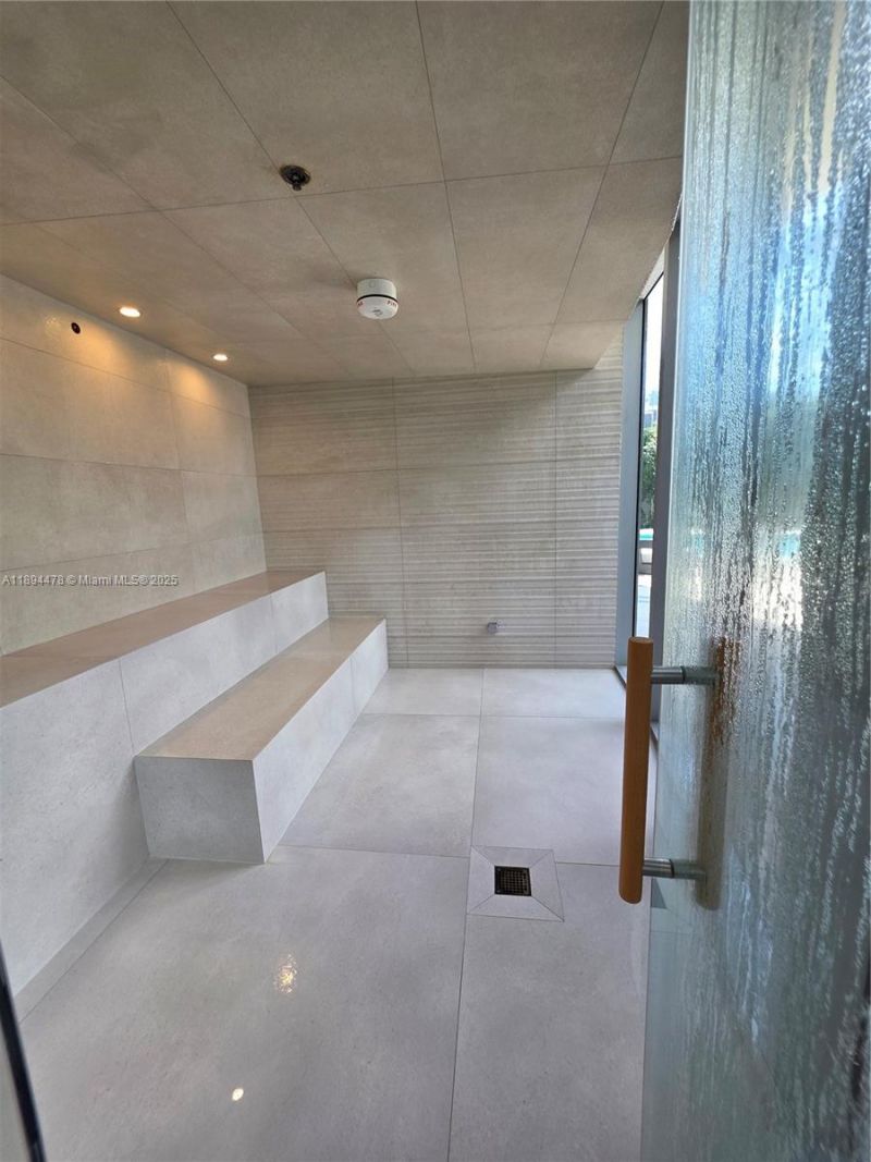 488 NE 18th St, Unit 301, Miami, FL 33132 Photo