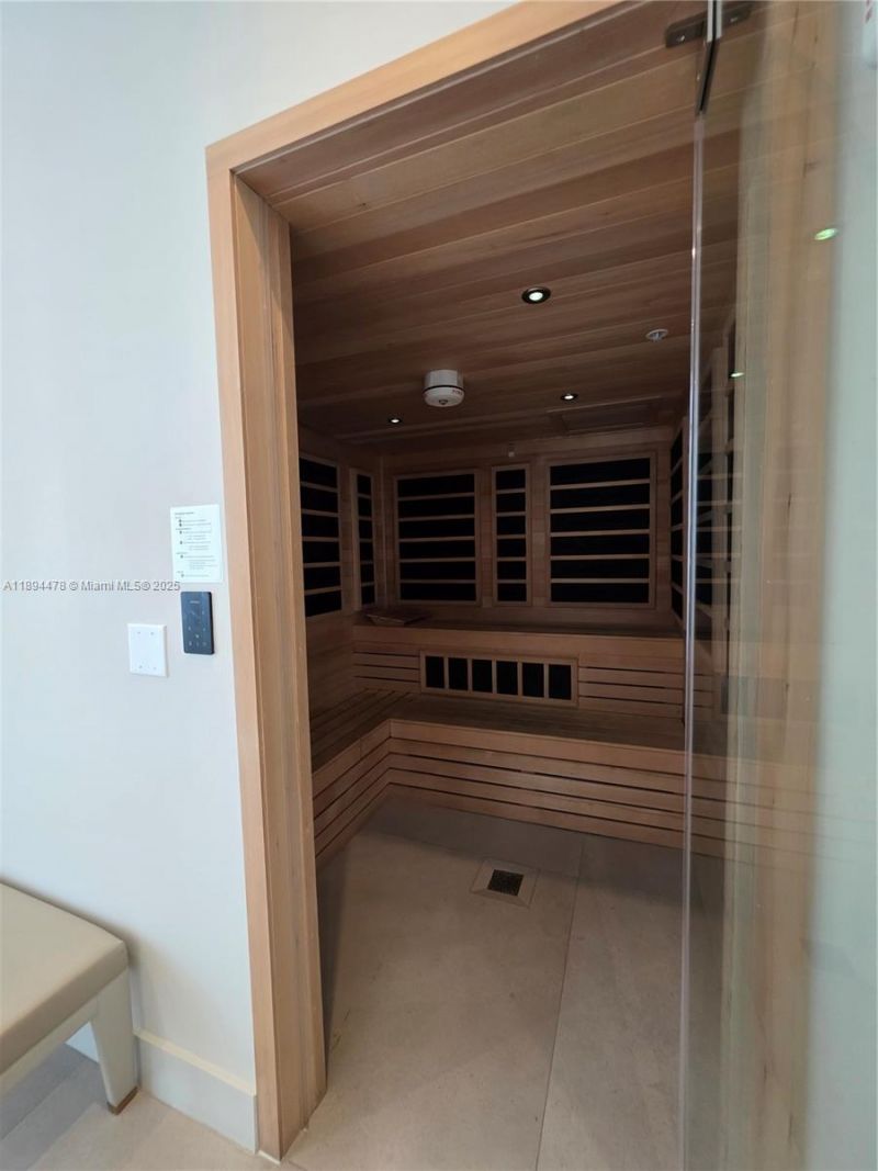 488 NE 18th St, Unit 301, Miami, FL 33132 Photo