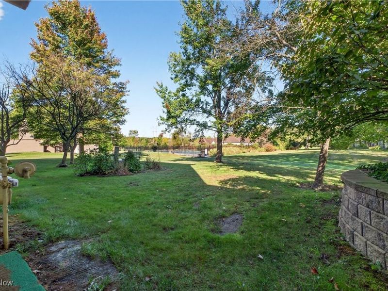 6280 Greenwood Parkway, Unit 202, Sagamore Hills, OH 44067 Photo 8
