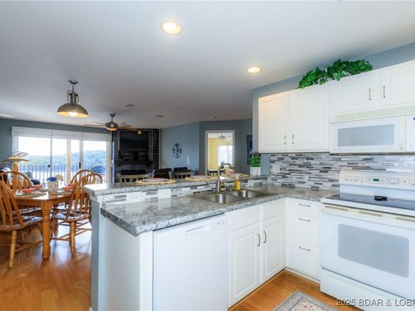 194 Park Place Lane, Unit 3G, Kaiser, MO 65047