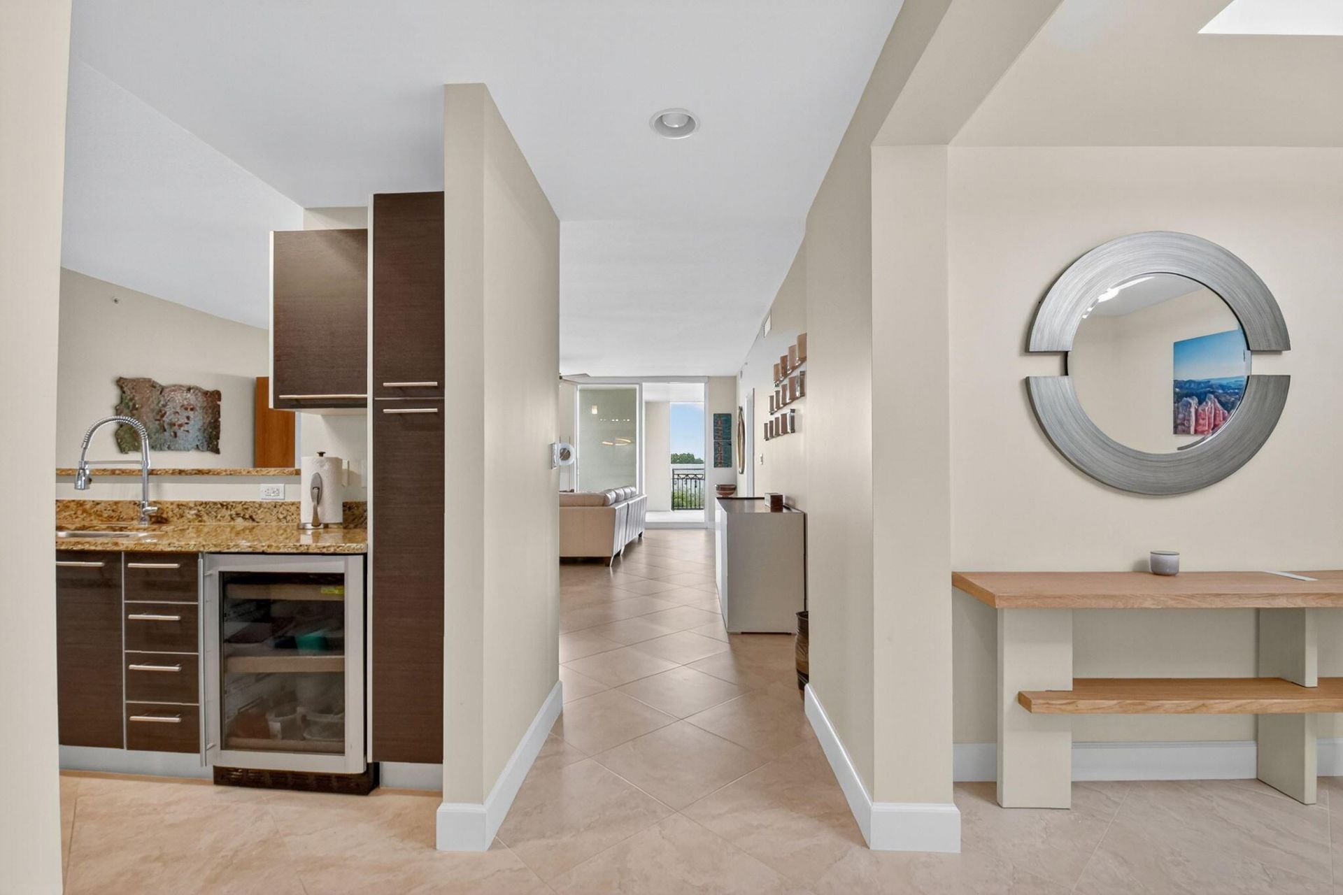 550 Okeechobee Boulevard, Unit 423, West Palm Beach, FL 33401 Photo