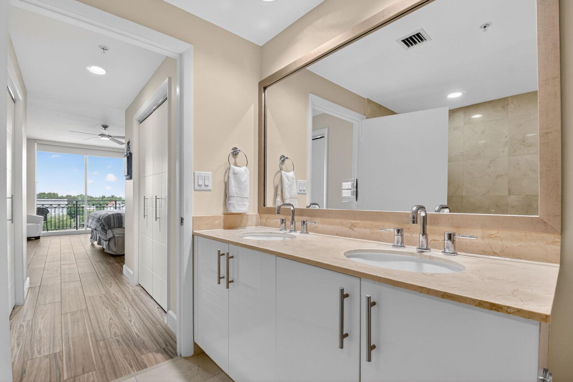 550 Okeechobee Boulevard, Unit 423, West Palm Beach, FL 33401 Photo