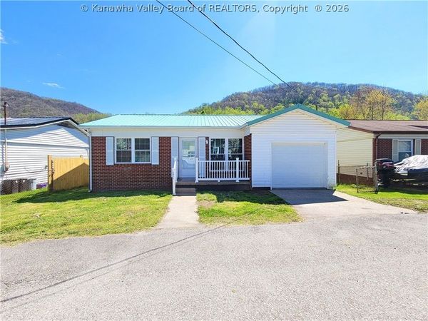 1011 Kanawha Street, Hansford, WV 25103