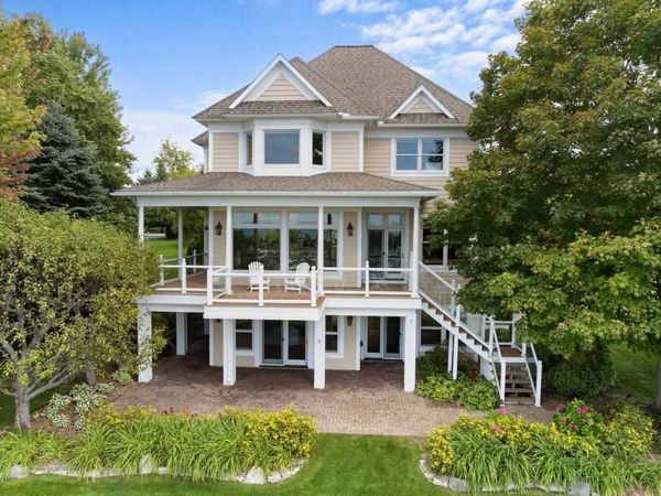 902 Bluffs Court, Bay Harbor, MI 49770