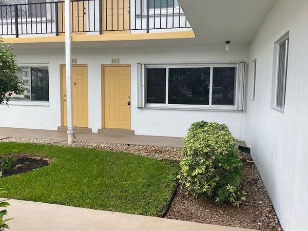 3360 Lake Osborne Drive, Unit 107, Lake Worth Beach, FL 33461