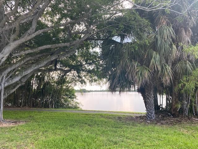 3360 Lake Osborne Drive, Unit 107, Lake Worth Beach, FL 33461 Photo