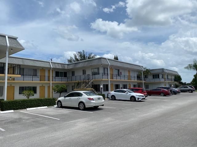 3360 Lake Osborne Drive, Unit 107, Lake Worth Beach, FL 33461 Photo