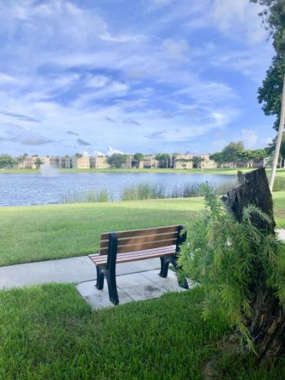 5220 Las Verdes Circle, Unit 211, Delray Beach, FL 33484 Photo