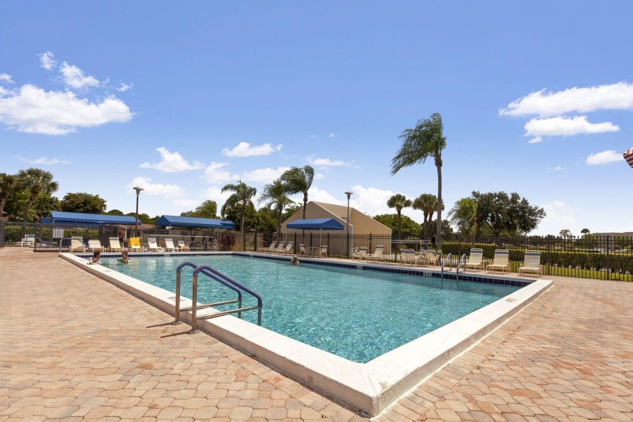 5220 Las Verdes Circle, Unit 211, Delray Beach, FL 33484 Photo