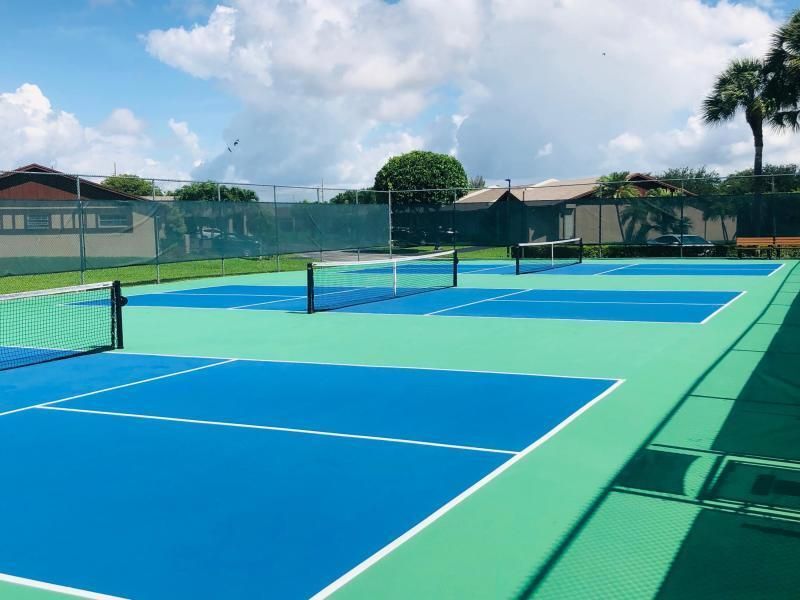 5220 Las Verdes Circle, Unit 211, Delray Beach, FL 33484 Photo