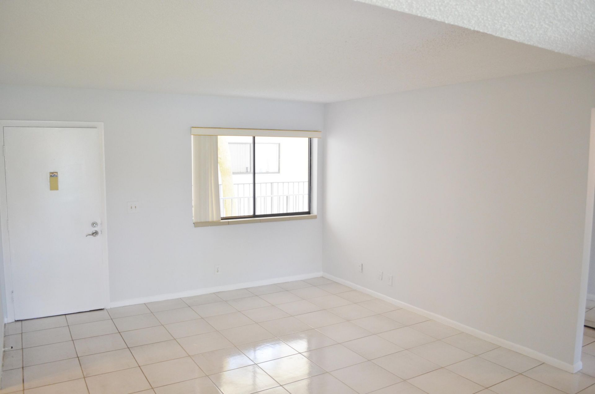 5220 Las Verdes Circle, Unit 211, Delray Beach, FL 33484 Photo