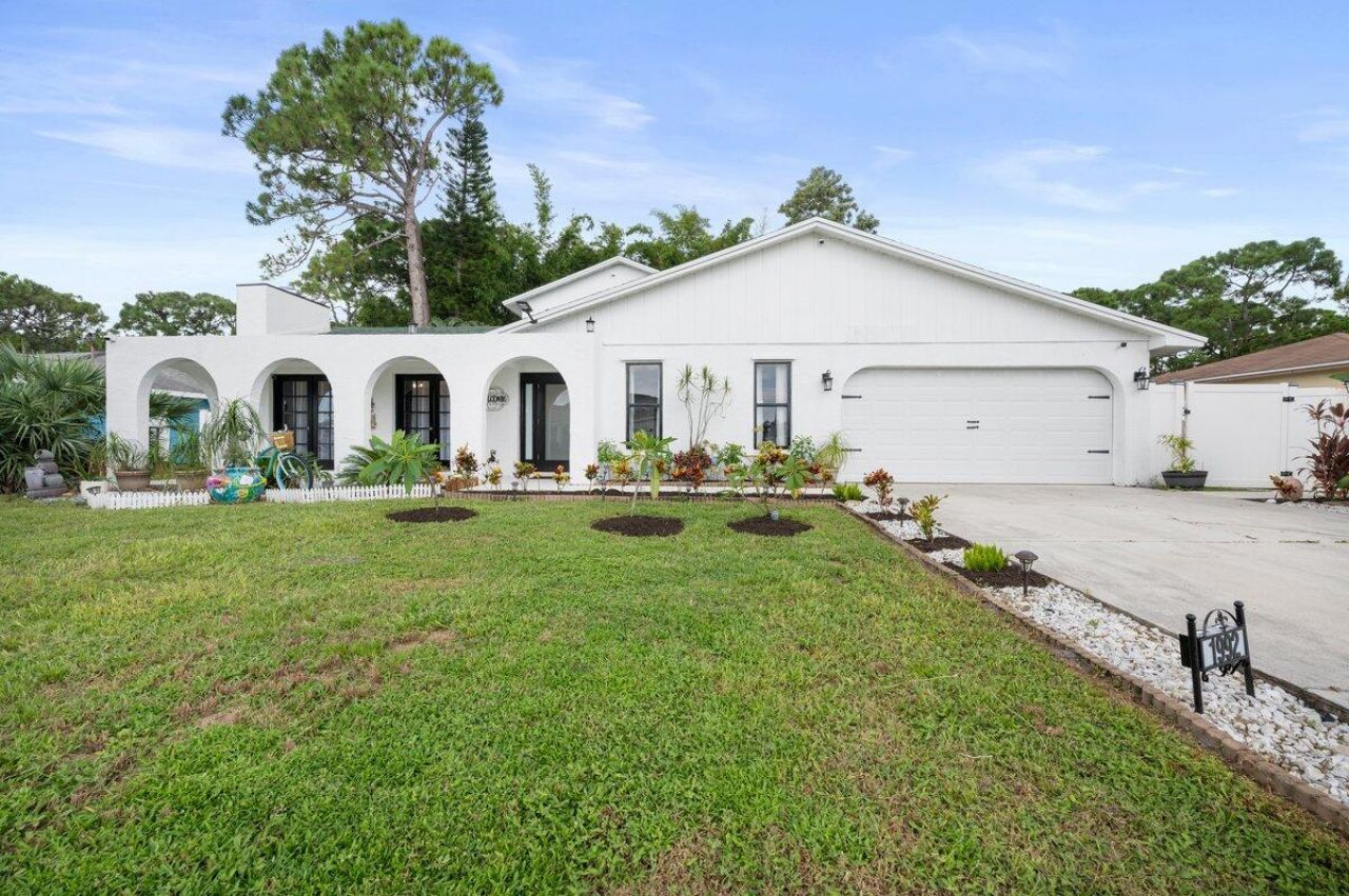 1992 SW Brisbane Street, Port Saint Lucie, FL 34984 Photo