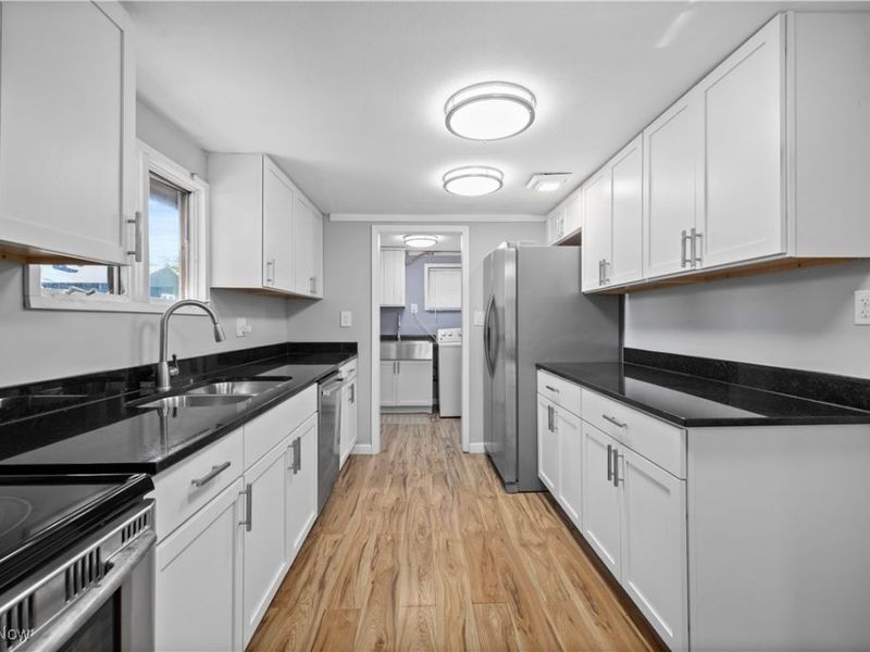 552 Treadway Boulevard, Sheffield Village, OH 44054 Photo 11